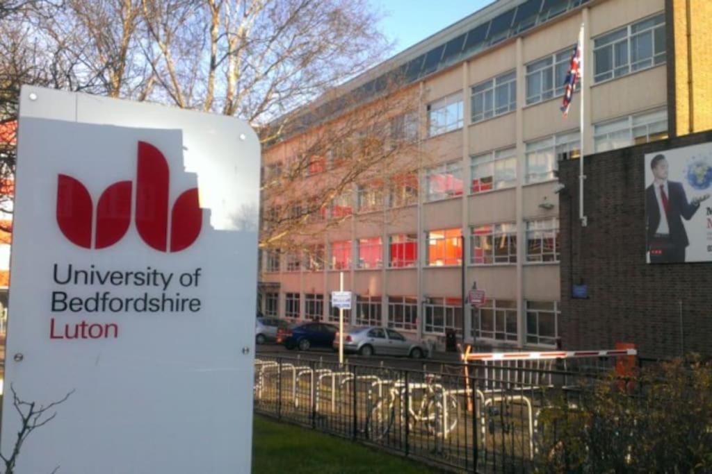 Park Street Apartment Luton By Hostaguest Eksteriør bilde